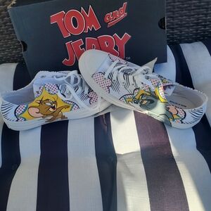 UNISEX Converse White and Yellow Tom and Jerry Sneakers